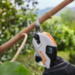 Forbici da potatura a batteria: le nuove STIHL ASA 20